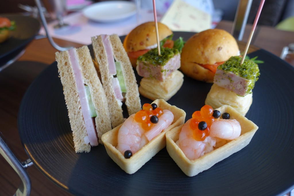 京王プラザホテルの美女と野獣アフタヌーンティー