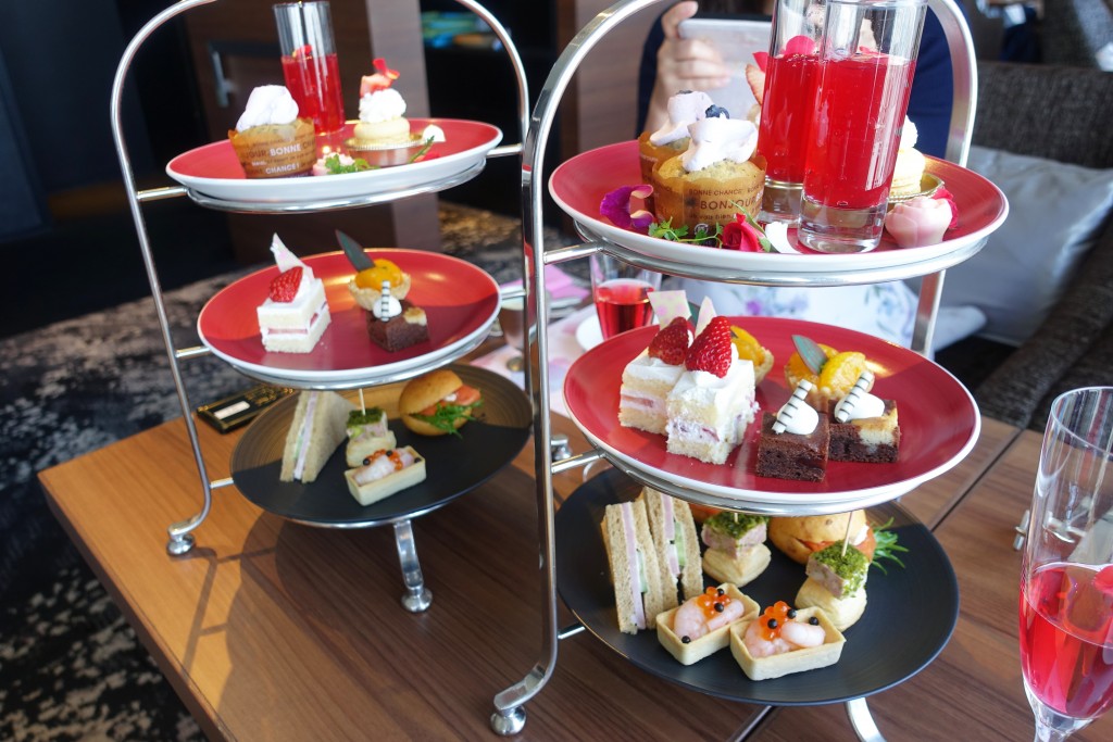 京王プラザホテルの美女と野獣アフタヌーンティー